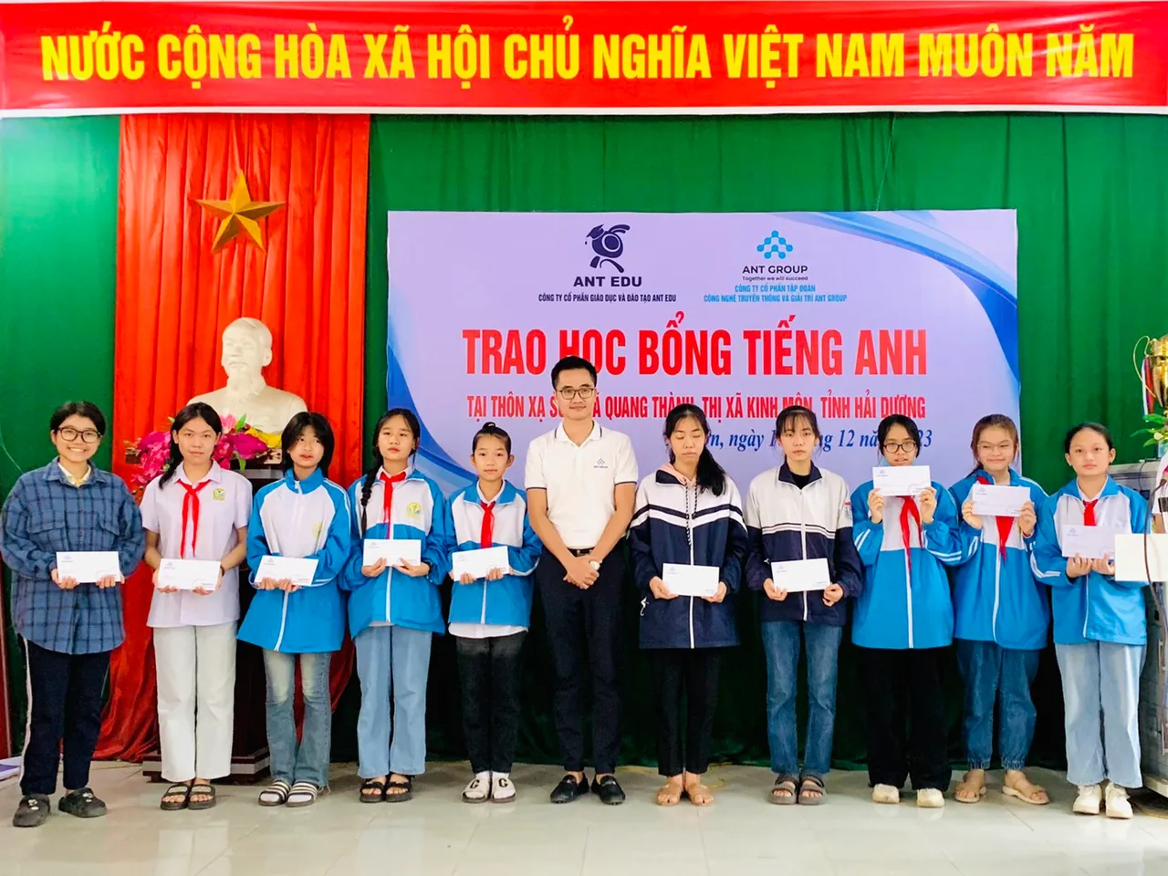 Chuỗi trao học bổng tiếng Anh online 2023 (12/2023): The Real IELTS